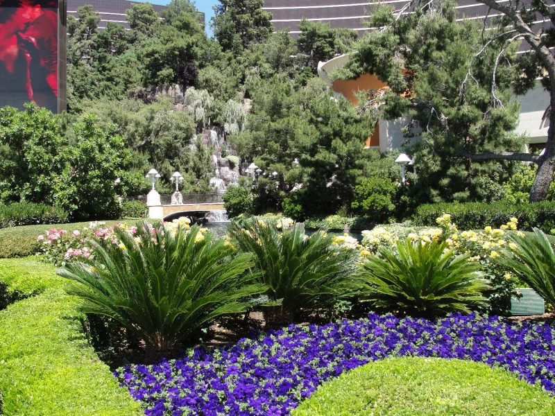 MGM Grand - Front Garden